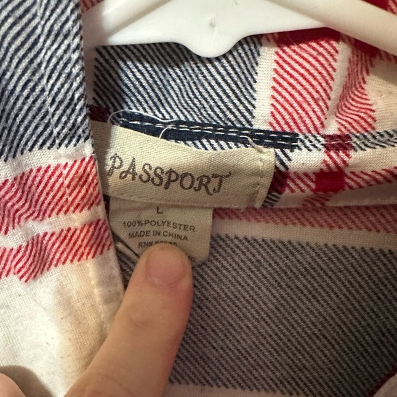 Passport Size Large Button Down Top - Picture 3 of 3